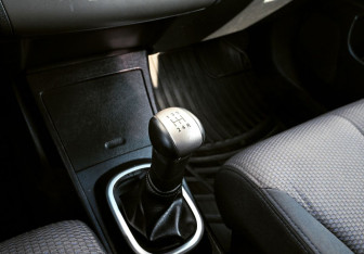 Подержанный автомобиль Nissan Tiida Hatchback 2008 года (15 фото)