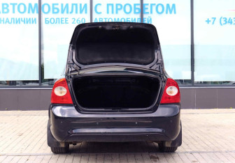 Подержанный автомобиль Ford Focus Sedan 2008 года (21 фото)