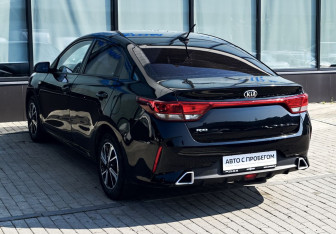 Подержанный автомобиль Kia Rio Sedan 2020 года (3 фото)