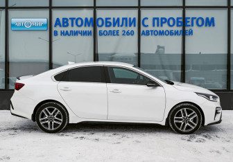 Подержанный автомобиль Kia Cerato Sedan 2021 года (6 фото)