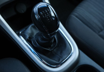 Подержанный автомобиль Opel Astra Hatchback 2011 года (14 фото)