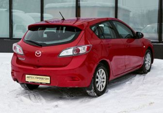 Подержанный автомобиль Mazda 3 Hatchback 2011 года (5 фото)
