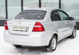 Подержанный автомобиль Chevrolet Aveo Sedan 2011 года (5 фото)