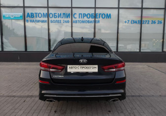 Подержанный автомобиль Kia Optima Sedan 2018 года (4 фото)