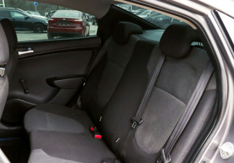 Подержанный автомобиль Hyundai Solaris Sedan 2011 года (15 фото)