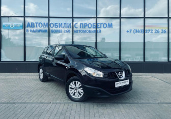 Подержанный автомобиль Nissan Qashqai 2013 года (7 фото)