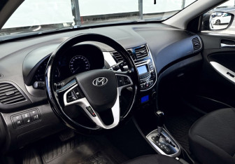 Подержанный автомобиль Hyundai Solaris Sedan 2013 года (17 фото)