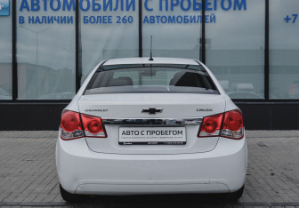 Подержанный автомобиль Chevrolet Cruze Sedan 2012 года (4 фото)