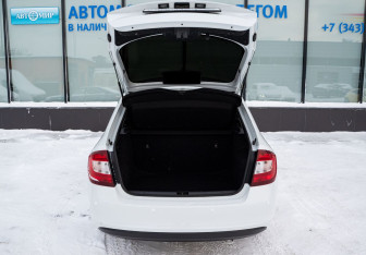 Подержанный автомобиль Skoda Rapid Liftback 2019 года (21 фото)