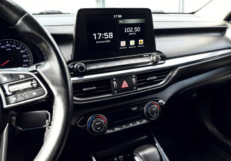 Подержанный автомобиль Kia Cerato Sedan 2021 года (10 фото)
