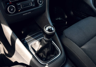 Подержанный автомобиль Volkswagen Golf Hatchback 2012 года (10 фото)