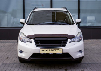 Подержанный автомобиль Subaru XV 2014 года (8 фото)