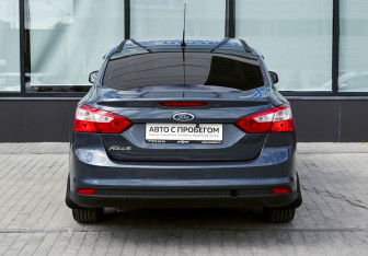 Подержанный автомобиль Ford Focus Sedan 2012 года (4 фото)