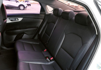 Подержанный автомобиль Kia K3 Sedan 2021 года (17 фото)