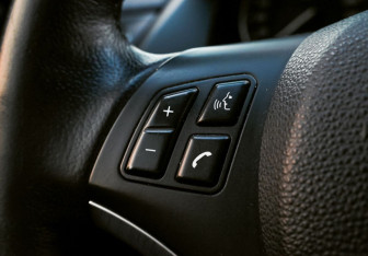 Подержанный автомобиль BMW X1 2012 года (14 фото)