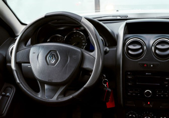 Подержанный автомобиль Renault Duster 2018 года (17 фото)