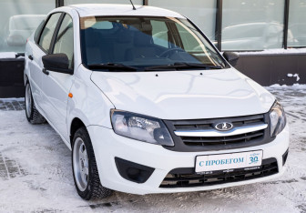 Подержанный автомобиль LADA (ВАЗ) Granta Liftback 2015 года (7 фото)