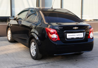 Подержанный автомобиль Chevrolet Aveo Sedan 2013 года (3 фото)