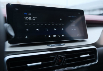 Подержанный автомобиль Geely Coolray 2023 года (13 фото)