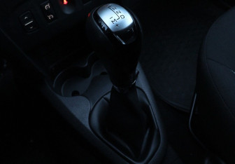 Подержанный автомобиль Renault Sandero 2020 года (14 фото)