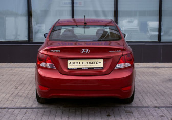 Подержанный автомобиль Hyundai Solaris Sedan 2011 года (4 фото)