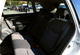 Подержанный автомобиль Toyota RAV4 2021 года (16 фото)