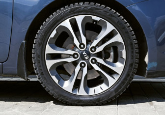 Подержанный автомобиль Kia Ceed Hatchback 2014 года (21 фото)