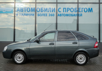 Подержанный автомобиль LADA (ВАЗ) Priora Hatchback 2010 года (2 фото)