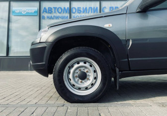 Подержанный автомобиль Chevrolet Niva 2019 года (16 фото)