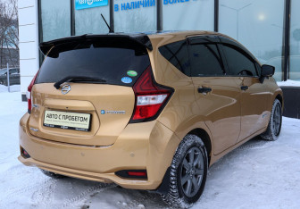 Подержанный автомобиль Nissan Note 2019 года (5 фото)