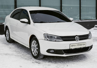 Подержанный автомобиль Volkswagen Jetta Sedan 2013 года (7 фото)
