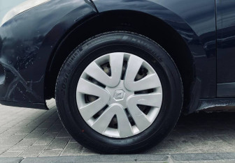 Подержанный автомобиль Renault Megane Hatchback 2011 года (19 фото)