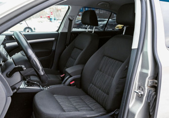 Подержанный автомобиль Skoda Octavia Liftback 2009 года (9 фото)