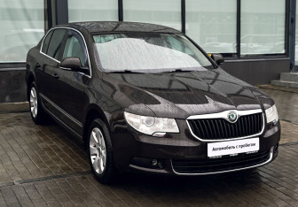 Подержанный автомобиль Skoda Superb Liftback 2012 года (7 фото)