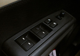 Подержанный автомобиль Nissan X-Trail 2010 года (12 фото)