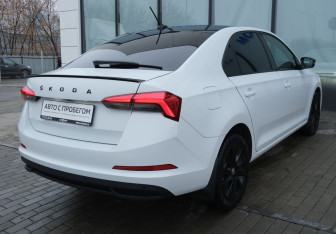 Подержанный автомобиль Skoda Rapid Liftback 2022 года (5 фото)