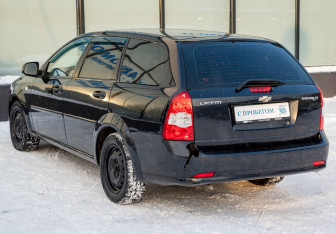 Подержанный автомобиль Chevrolet Lacetti Wagon 2011 года (3 фото)
