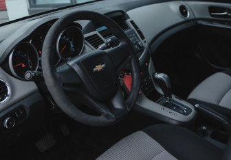 Подержанный автомобиль Chevrolet Cruze Sedan 2012 года (9 фото)