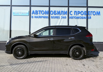 Подержанный автомобиль Nissan X-Trail 2019 года (2 фото)