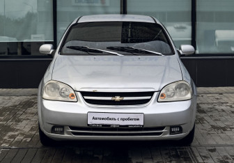 Подержанный автомобиль Chevrolet Lacetti Sedan 2005 года (8 фото)