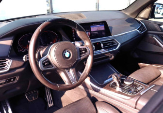 Подержанный автомобиль BMW X5 2020 года (16 фото)
