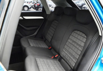 Подержанный автомобиль Audi Q3 2016 года (18 фото)