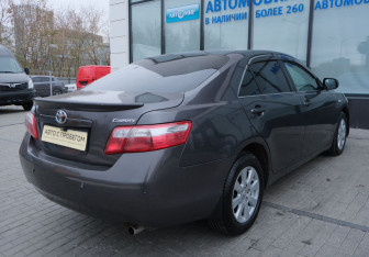 Подержанный автомобиль Toyota Camry Sedan 2007 года (5 фото)