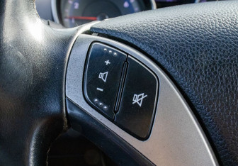 Подержанный автомобиль Hyundai i30 Hatchback 2013 года (14 фото)