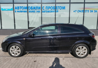 Подержанный автомобиль Opel Astra Hatchback 2008 года (2 фото)