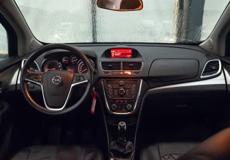 Подержанный автомобиль Opel Mokka 2013 года (18 фото)