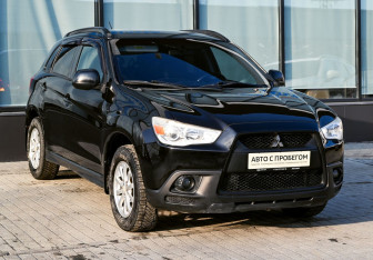 Подержанный автомобиль Mitsubishi ASX 2010 года (7 фото)