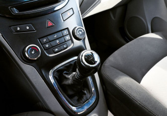 Подержанный автомобиль Chevrolet Orlando 2013 года (9 фото)