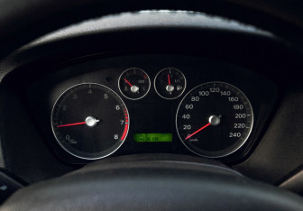 Подержанный автомобиль Ford Focus Hatchback 2006 года (17 фото)
