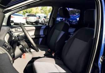Подержанный автомобиль Ford C-MAX 2004 года (11 фото)